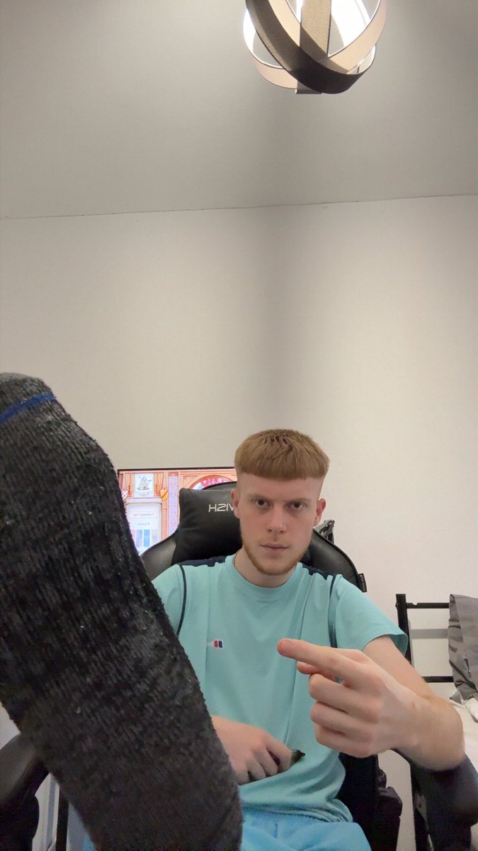 Hope your all working for your king so you can come home and spend what you’ve made 🤑🥴

Throne link for you pathetic anonymous losers, throne.com/master_callum1 

#findom #feet #findomgod #teenager #teeage #nineteen #alpha