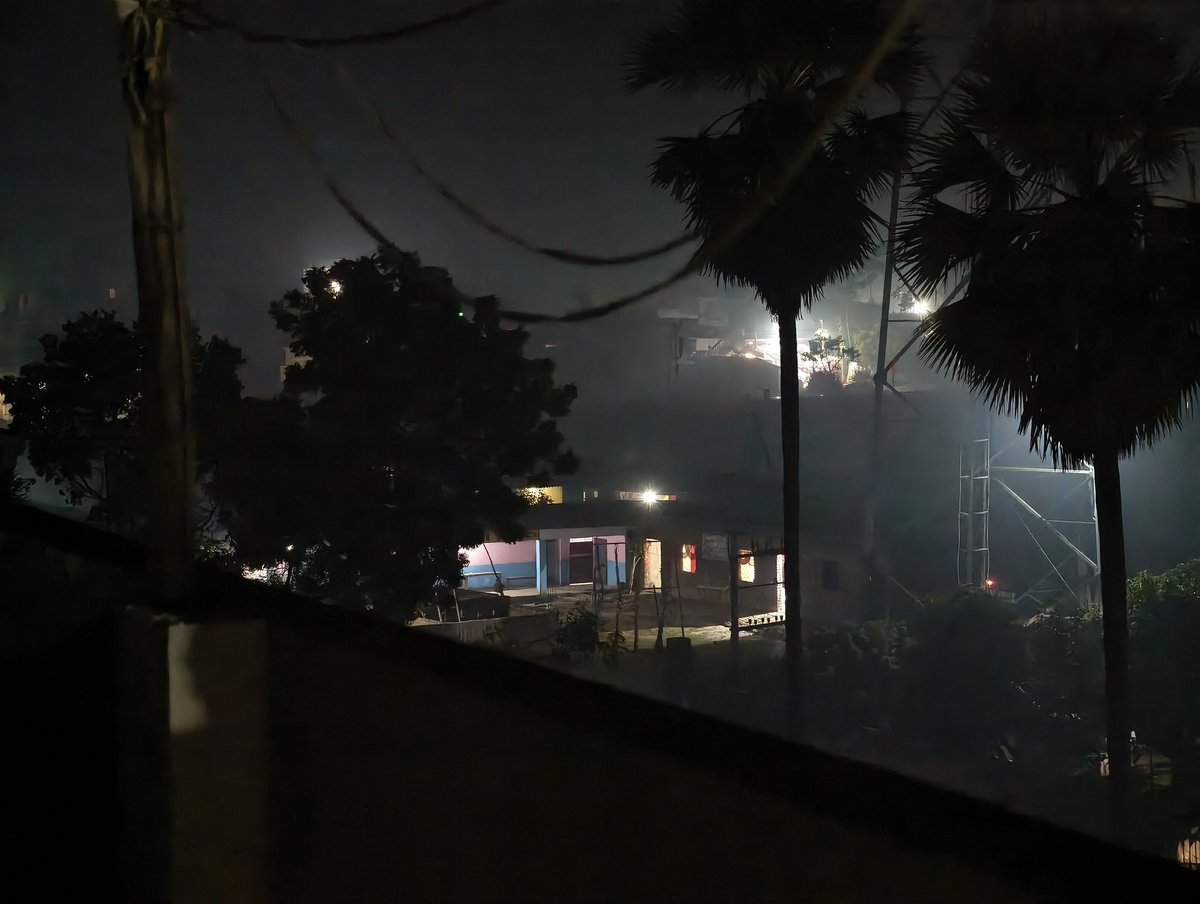 sumitn1110's tweet photo. Few Low light Samples with my #blackbeauty Vivo X300 Pro... worthy upgrade over Vivo X200 Pro
1 &amp; 3 are in normal mode 
2 &amp; 4 are in night mode
#Vivox300series #VivoX300 #vivox300pro 
@Vivo_India @stufflistings @Frankforphones @AmreliaRuhez @TechnicalGuruji @gogiinc https://t.co/JE5FVIh2HF