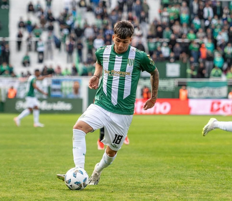 facuucortes's tweet image. 🚨 Mauricio Roldán es nuevo refuerzo de Rubio Ñu, club de la primera división de Paraguay. 

El delantero rescindió su contrato con Banfield y firmará por 2 años en el equipo paraguayo.