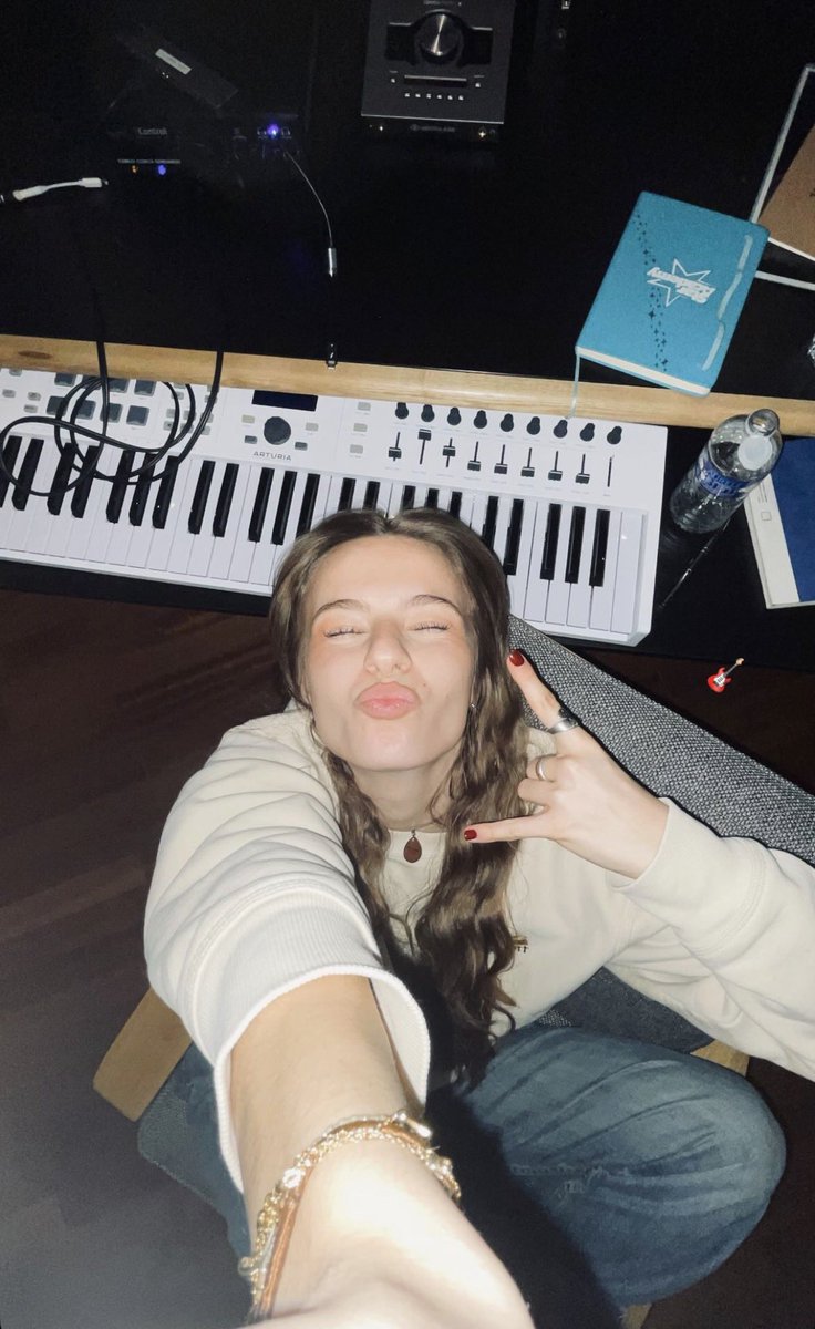 Ozy - FRANCHAELA S5 tweet media