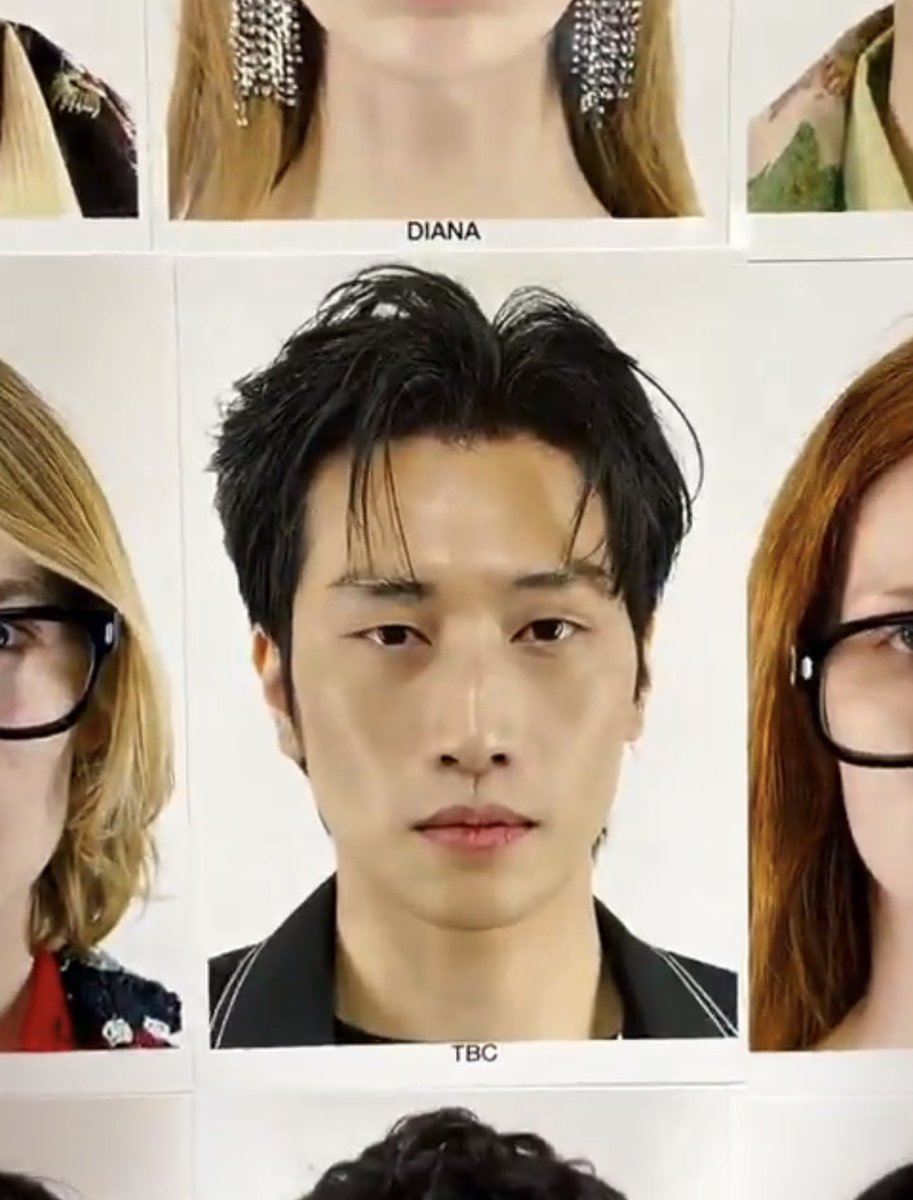 naru21dft's tweet image. โคตรอะ นางเด่นมาก ด้วยความหน้าเอเชียหน้าเก๋ แบบออร่าพุ่งมาก โคตรเท่เยย ภูมิใจมากกก ๆๆๆๆ จริง ๆๆๆ ที่ไบเบิ้ลได้มาอยู่ในจุดนี้ 😭😭🤍🤏🏻

BIBLE SHINING AT AMIRI SHOW
#AMIRIAW26xBIBLE 
#AMIRIAW26