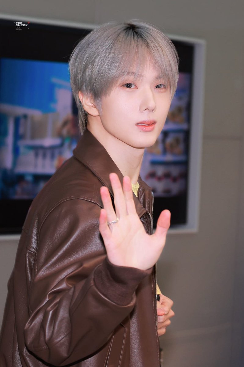 JISUNGSTREAM's tweet image. Asteroids! Let's support #JISUNG for his very first appearance at Paris Fashion Week!

Drop your tags below 👇

JISUNG AT SYSTEM FW26
#SYSTEMFW26xJISUNG 

Put some words in your tweets to avoid spam.