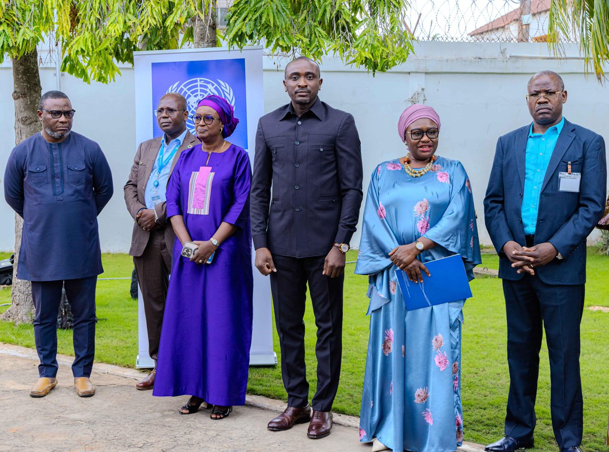 Les clés des engins ont été remises ce matin par <a href="/BintaSanneh2/">Binta Sanneh</a> lors d'une cérémonie sobre en présence des bénéficiaires de cet appui : représentant du ministre de l'environnement et le maire de la Commune #Golfe3. 
#ODD7 #ODD13 #EnergiePropre #Climat #DéveloppementDurable