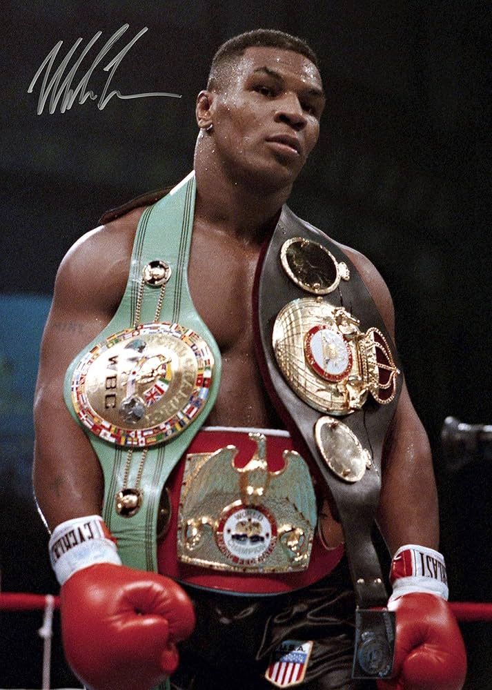 jeffreyboxe's tweet image. 22 janvier 1988: Iron Mike Tyson passe le KO au légendaire Larry Holmes au 4e round. Tyson défend ainsi ses couronnes WBC/WBA/IBF des lourds. Il est le seul boxeur à avoir stoppé Holmes en carrière #Boxing #boxe #boxeo #OnThisDay #OTD #History