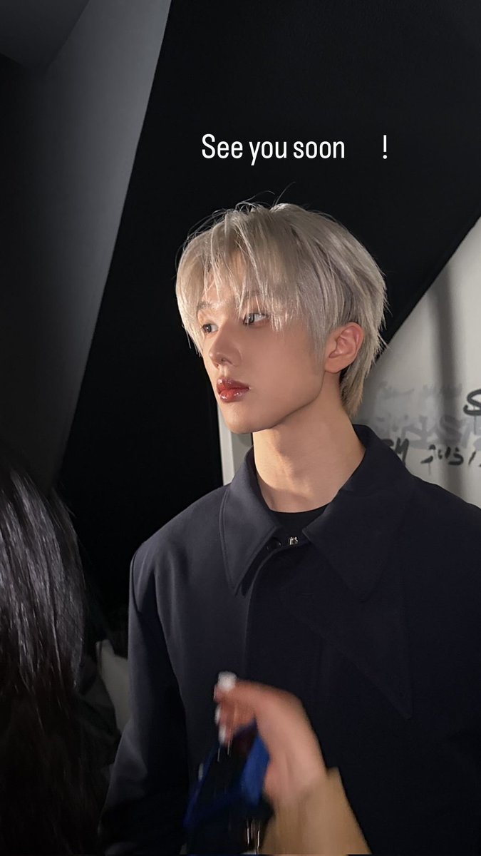 JISUNGSTATS's tweet image. Let's go! 🔥

JISUNG AT SYSTEM FW26
#SYSTEMFW26xJISUNG