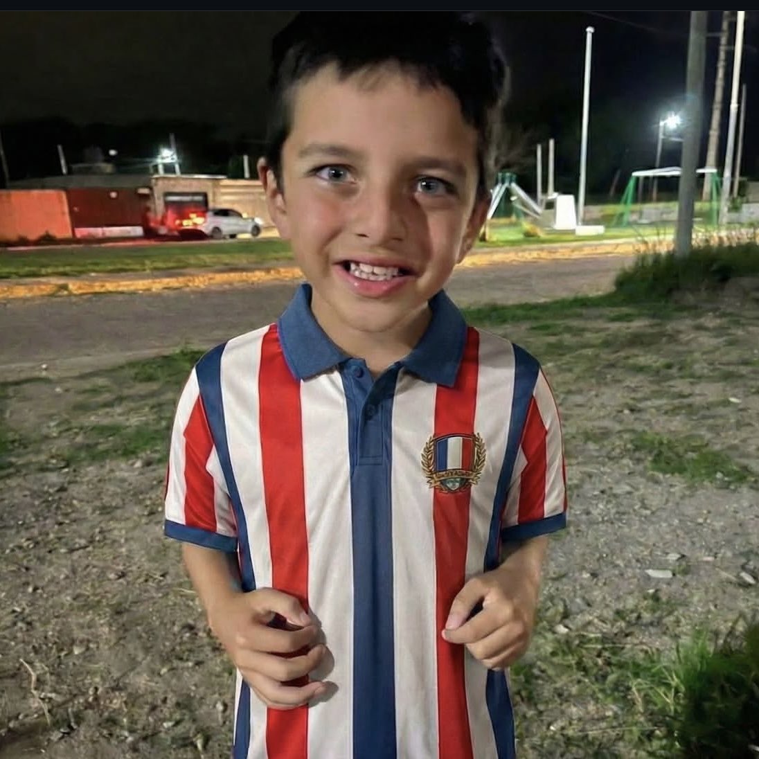 ¡Nueva piel! 🛡️⚽️

En la ciudad hay otro equipo con nuestro anterior escudo así que aprovechamos que comenzamos hace poco para renovar nuestra identidad.

Sumamos los colores de la bandera de Malagueño 🔵⚪🔴 y referencia a nuestra patria 🇦🇷

¡Vamos! 💪🏼
#Malagueño #FutbolInfantil