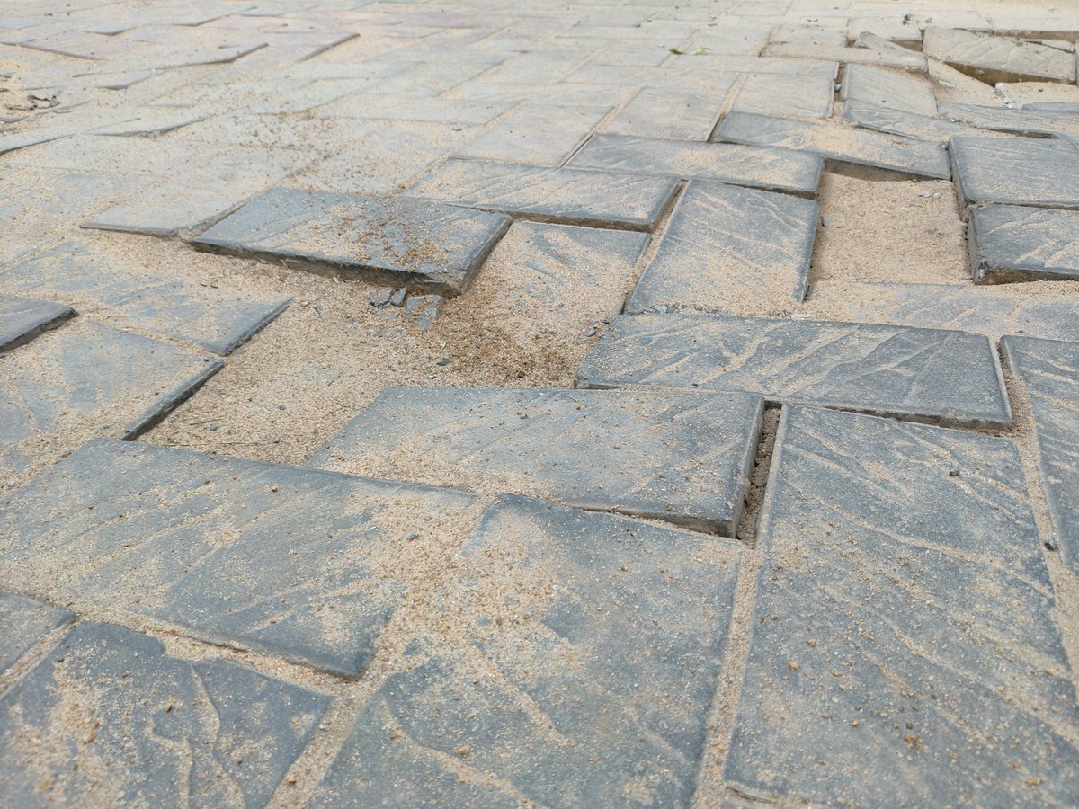 Cosmic2k7's tweet photo. Road built BMC has broken at  several places in a stretch of just 200 metres, in less than a year of completion. BMC took more than 2 years in laying the sewerage pipes and building the road leaving the residents of Jayadurga Nagar, Bhubaneswar, in pain and hassle. https://t.co/0fqo7hJ5gE