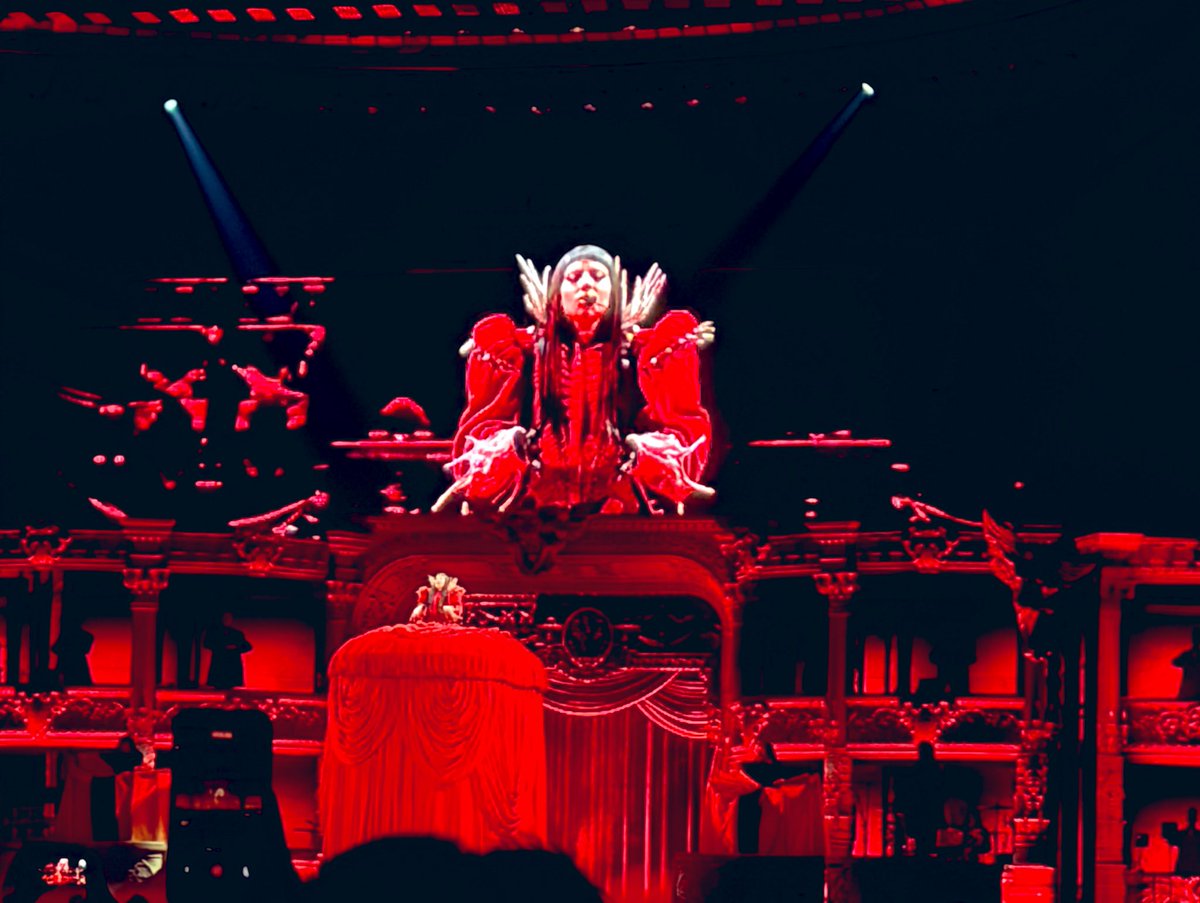 bww4ever's tweet photo. いやぁー凄かったな…
何もかも全部凄すぎた
言葉無くした
余韻ハンパない
リストバンドずっと光ってる https://t.co/9NqCX0FE4k