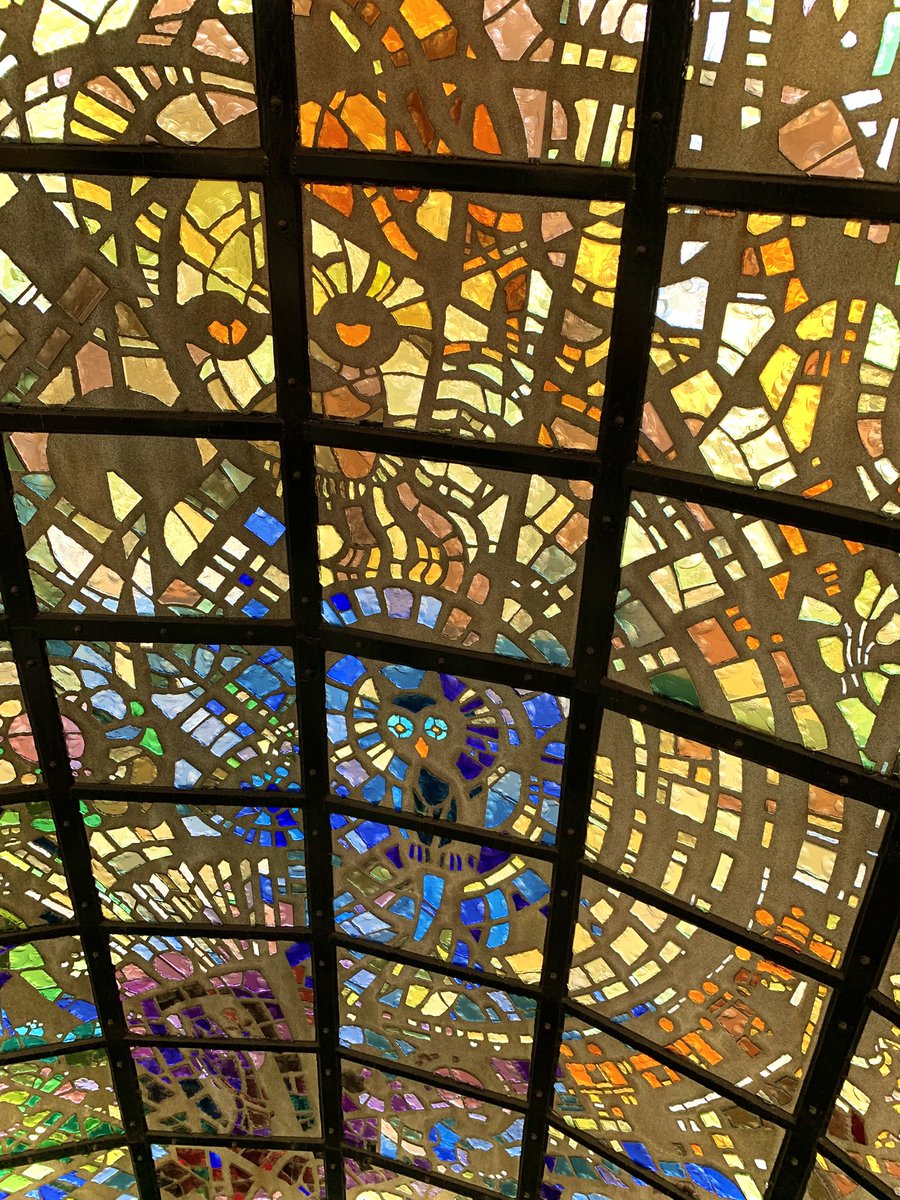 箱根1日目🚗 彫刻の森美術館は子供の頃何度も連れてきてもらったけど、大人になってから見ると解像度が上がったようで楽しい。メンテナンスのため塔のてっぺんまでは登れなかった💦