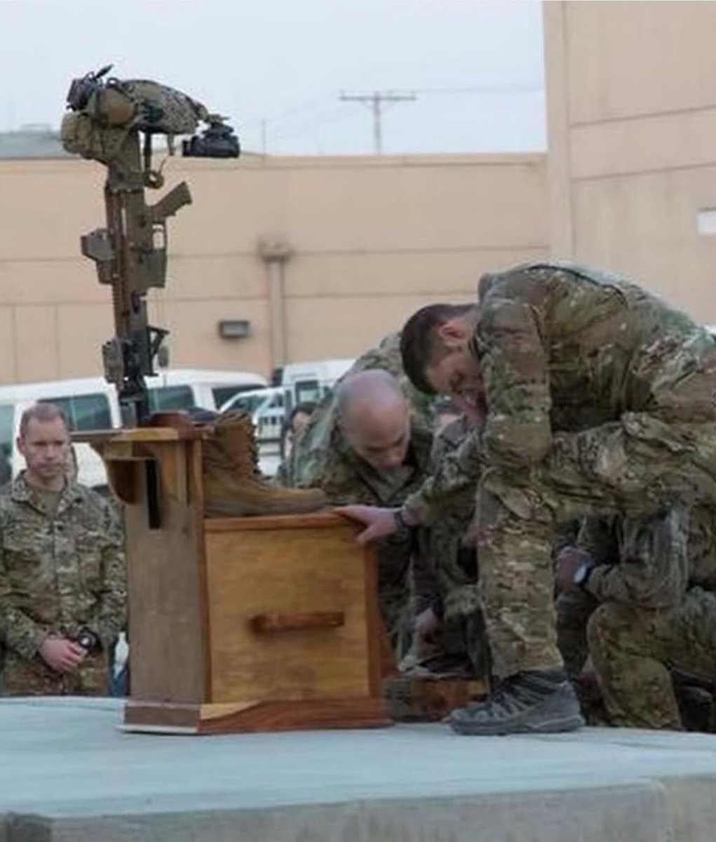 op_hawkeye's tweet photo. 1.22.2019 ~ Sergeant 1st Class Joshua โZachโ Beale ๐บ๐ธ
#OpHawkeyeRemembers #JoshuaBeale #zachbeale #OldDominionUniversity #ODU #3rdSFG @3rdgroup #BronzeStars (3) #PurpleHeart #DeOppressoLiber #supportourSOFcommunity #Operation_Hawkeye
๐ https://t.co/PUewIP4bhA
๐ https://t.co/xZfNIcwU6t
๐ https://t.co/VXbH749QY8
๐ฐ https://t.co/5v3wvqlbOi
