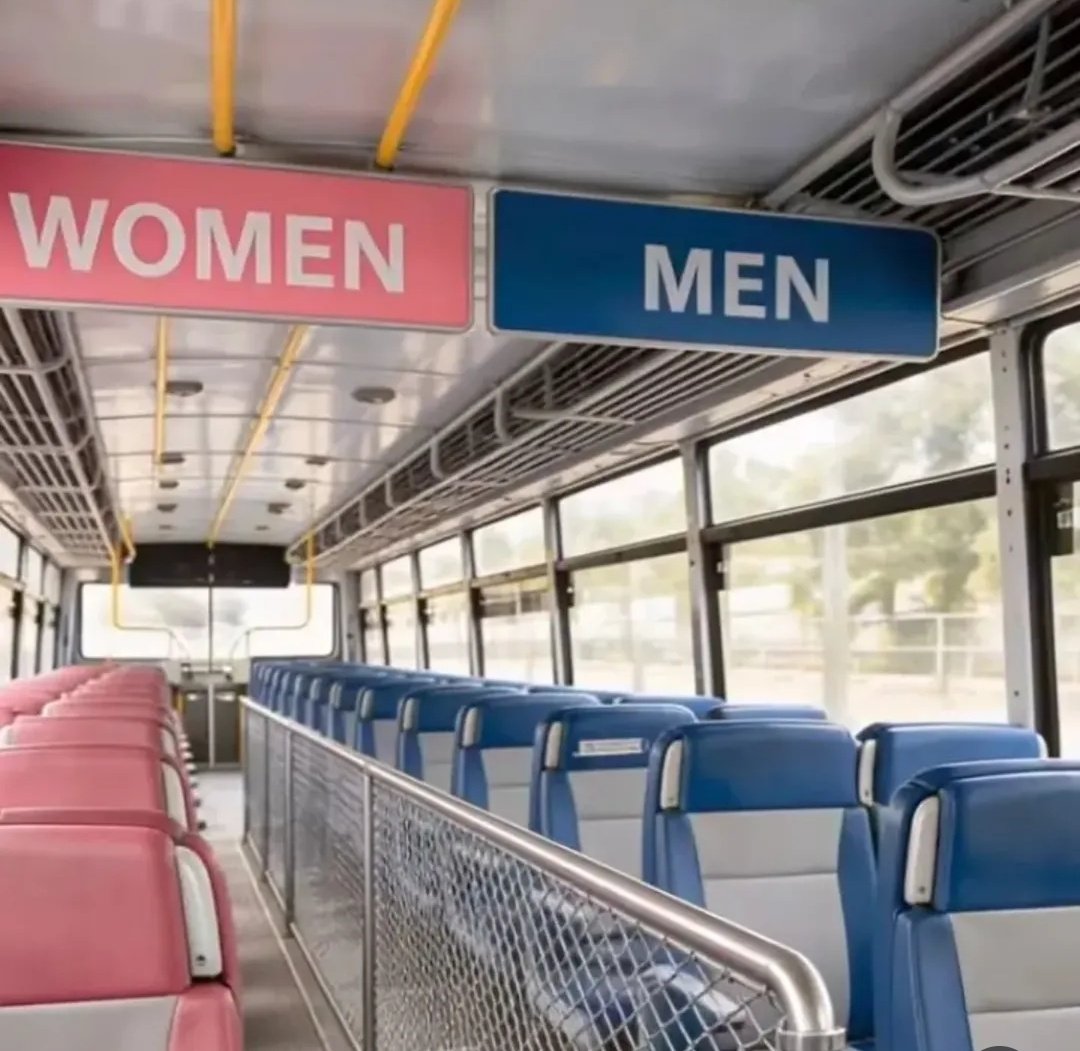 sathyashrii's tweet image. New bus design?? 🤣🤣 But actually I support this...