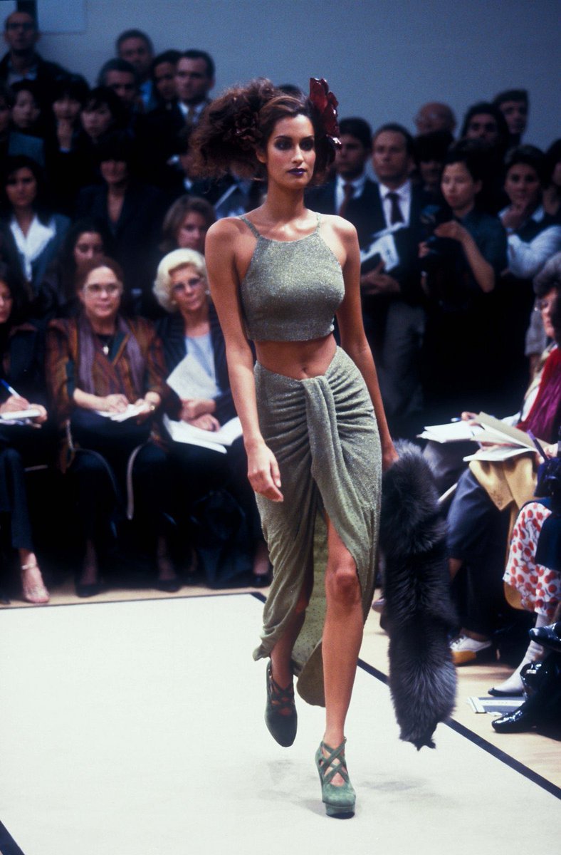 ChrryMartinis's tweet image. Fendi spring/summer 1997