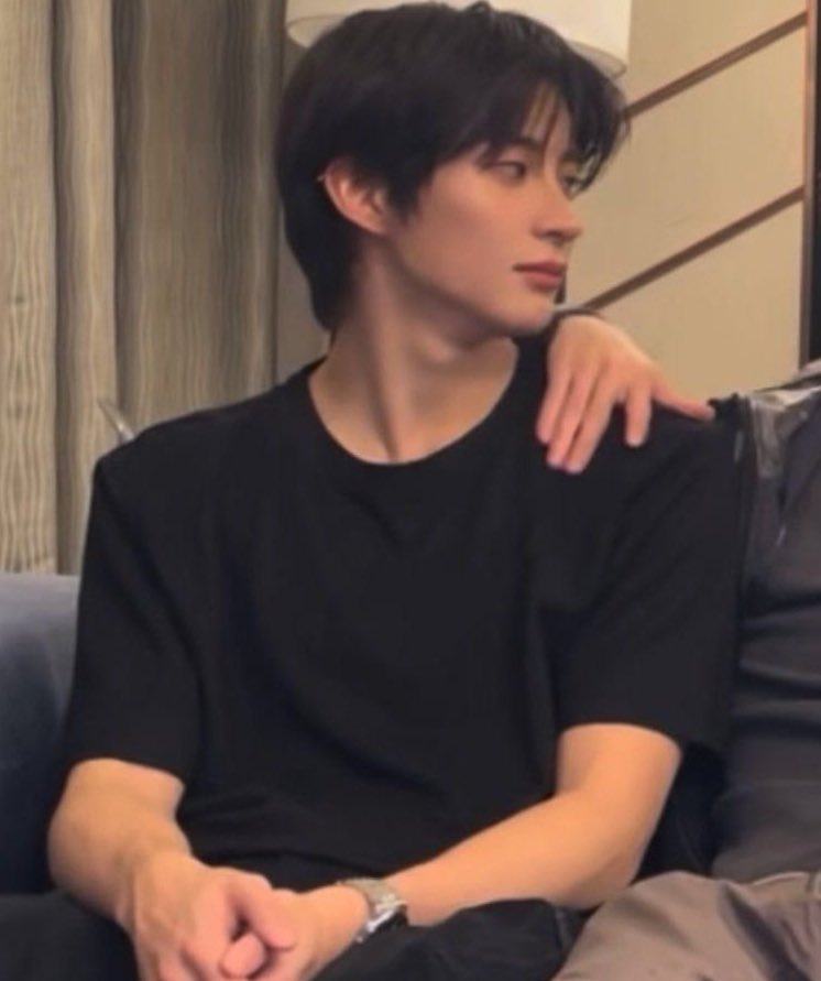 asbaguette's tweet image. I LOVE BLACK