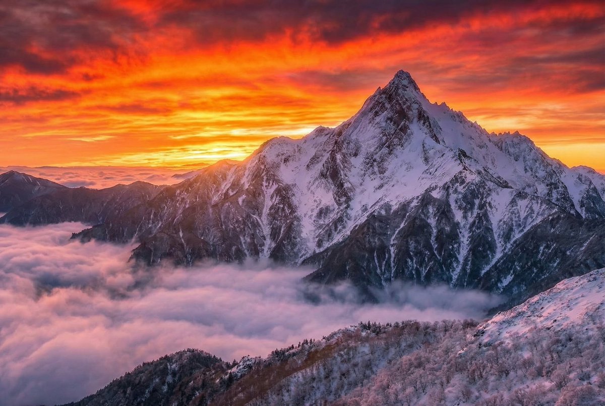 Primeツールの開発してて、気づいたら雪山のプロンプトを叩いてた。笑
久しぶりに登りたくなる。

​#登山 #AI生成