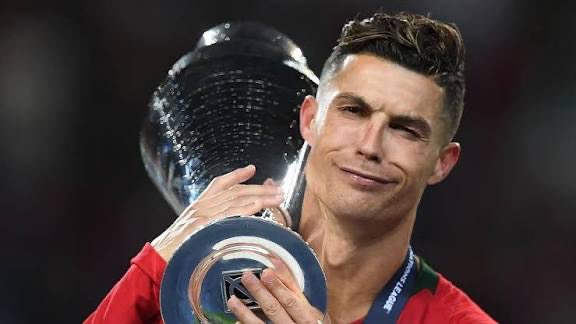 john322226's tweet image. If I was peller, and going to see IShowSpeed after snubbing me the previous day, I’ll wear a Cristiano Ronaldo jersey there and do “Siuuuuuu”celebration immediately I see him.

Psychologically, IShowSpeed will never ignore a Ronaldo fan with camera around him.

I too sabi Tactics