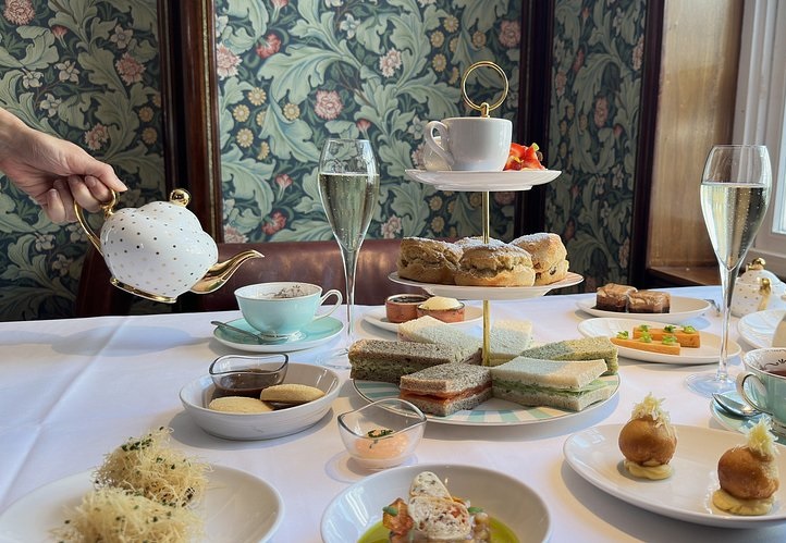 PaviourPS's tweet image. EXCEPTIONAL WELL ESTABLISHED TEA ROOMS &amp;amp; DELI - FULL A1 &amp;amp; ALCOHOL LICENCE (2300)
9 YEARS WITH THE CURRENT SELLER - £7,000 PER WEEK - OVER 6 DAYS 0900 - 1630
£350K TURNOVER ON LATEST ACCOUNTS.
ILL HEALTH 
REF: C3187
CENTRAL ESSEX AREA–JUST £65,000 LEASEHOLD+SAV 
CALL 01702 667 111