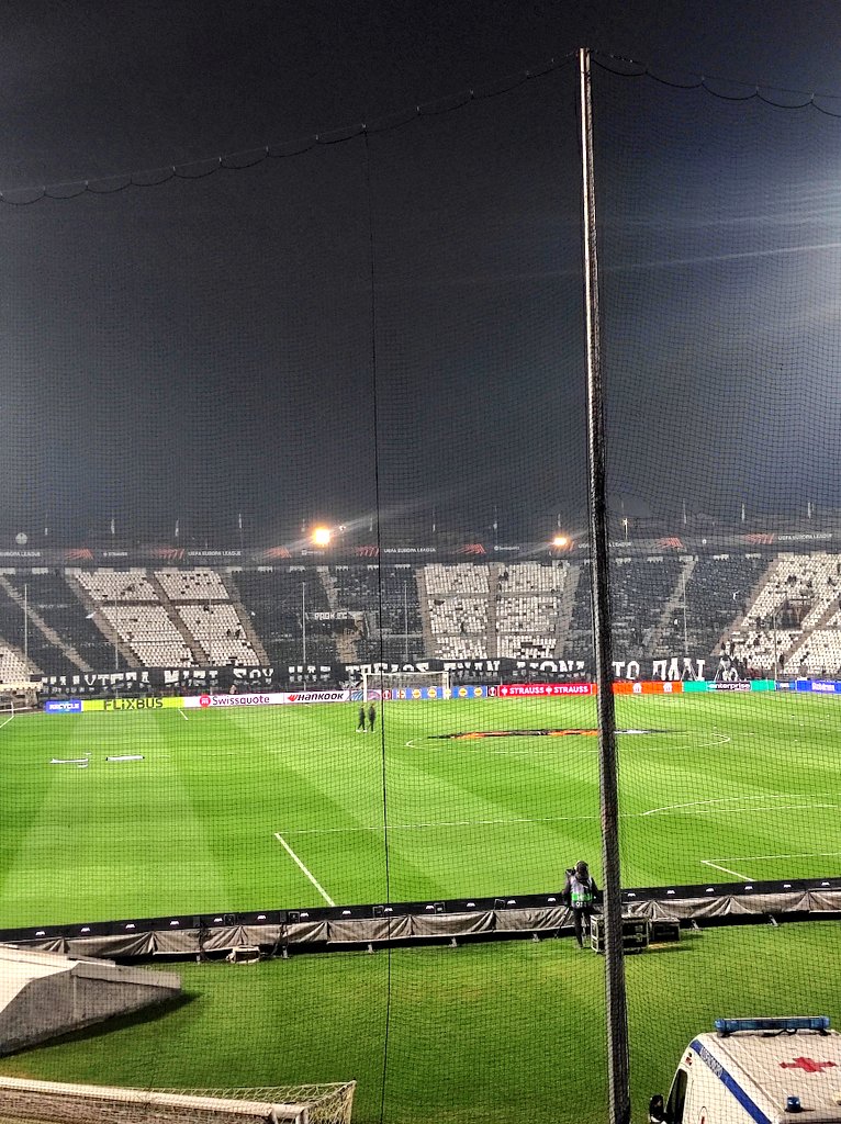 📍Toumba Stadium

Los aficionados del PAOK de Salónica se han acordado de Adamuz 💚