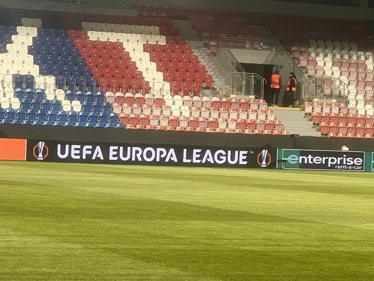 scottsas's tweet photo. #Scenesetter Viktoria Plzen v Porto @EuropaLeague https://t.co/MjVYmG8AIx