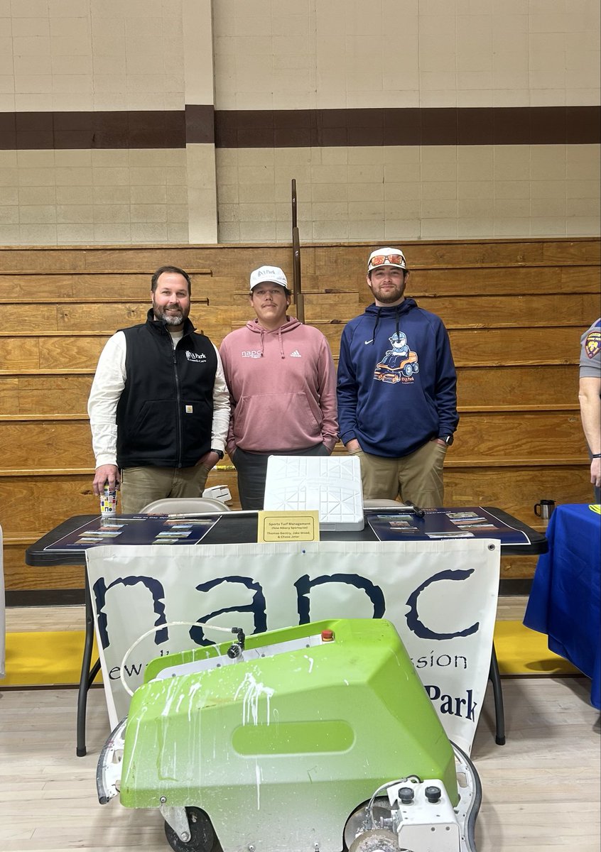 BNAParkGrounds's tweet photo. Great day at East Union Attendance Center for Career Day! Loved connecting with students and sharing opportunities for the future. https://t.co/nBLZrdItXt
