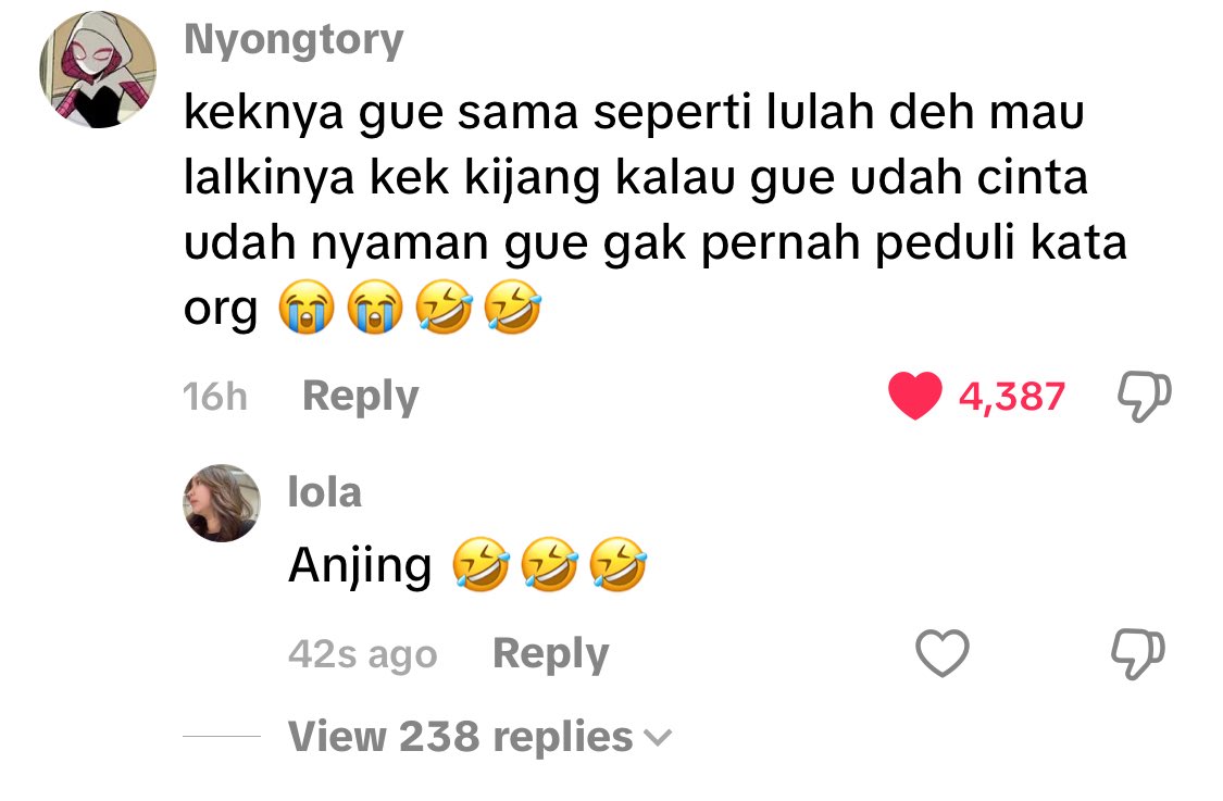 Anjinggg ngakak bgt ada yg komen gini di tiktoknya arap😭🤣🤣🤣🤣🤣🤣🤣🤣

Kek kijaaaang🤣😭🫵🏻