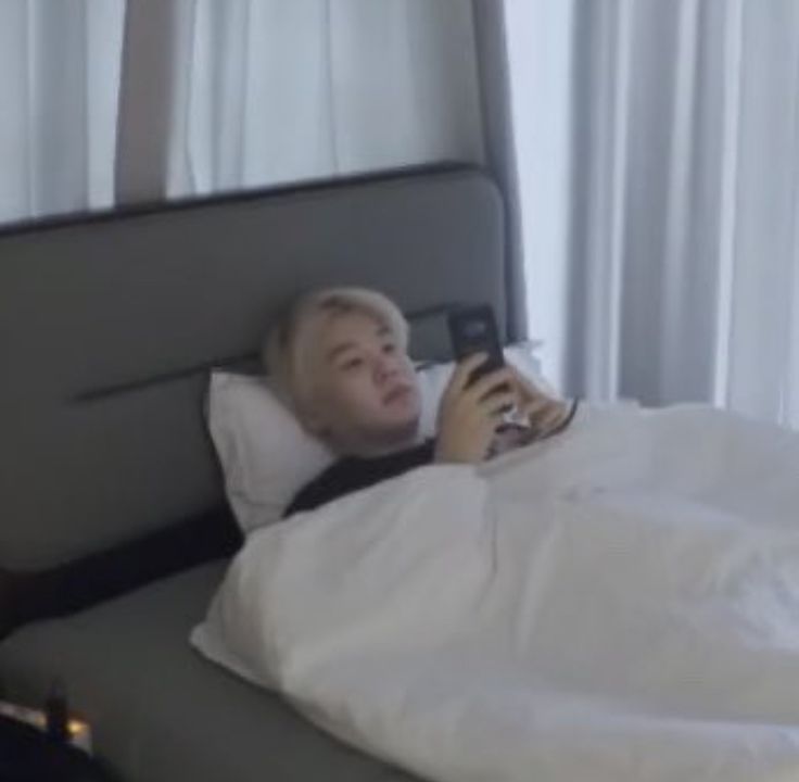 ᶜᵒᵐᵉ ᵒᵛᵉʳ tweet media