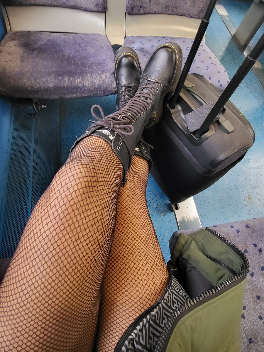 I'm off to Kent with a case full of cocks and a smile... Still space for a few more hungry boys to join us in DA11 <a href="/Ms_LadyGodiva/">Lady Godiva of Kent</a> <a href="/Miss_KittyBliss/">Miss Kitty Bliss</a>