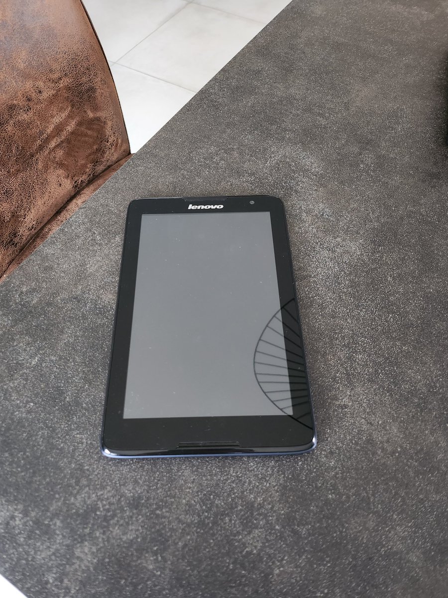 roge_jules's tweet photo. A nostalgic #ThinkPadThursday
Today, I use a ThinkPad T14s and a ThinkCentre M75q Gen5, and I love using them.
But before all that, I discovered Lenovo with this tablet, the Tab A8, and 12 years later, it still works.
#LenovoIN #ThinkOn @Lenovo @lenovofr https://t.co/QVgDT61w8T