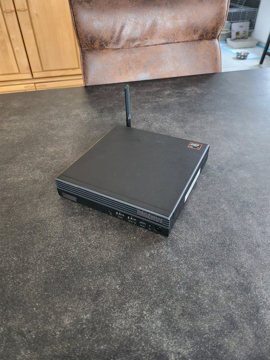 roge_jules's tweet photo. A nostalgic #ThinkPadThursday
Today, I use a ThinkPad T14s and a ThinkCentre M75q Gen5, and I love using them.
But before all that, I discovered Lenovo with this tablet, the Tab A8, and 12 years later, it still works.
#LenovoIN #ThinkOn @Lenovo @lenovofr https://t.co/QVgDT61w8T