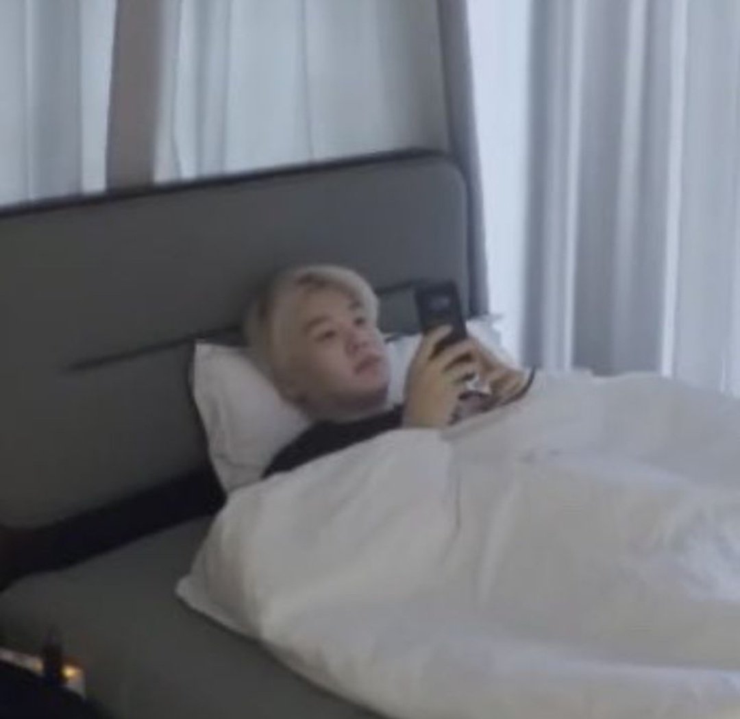 ᶜᵒᵐᵉ ᵒᵛᵉʳ tweet media