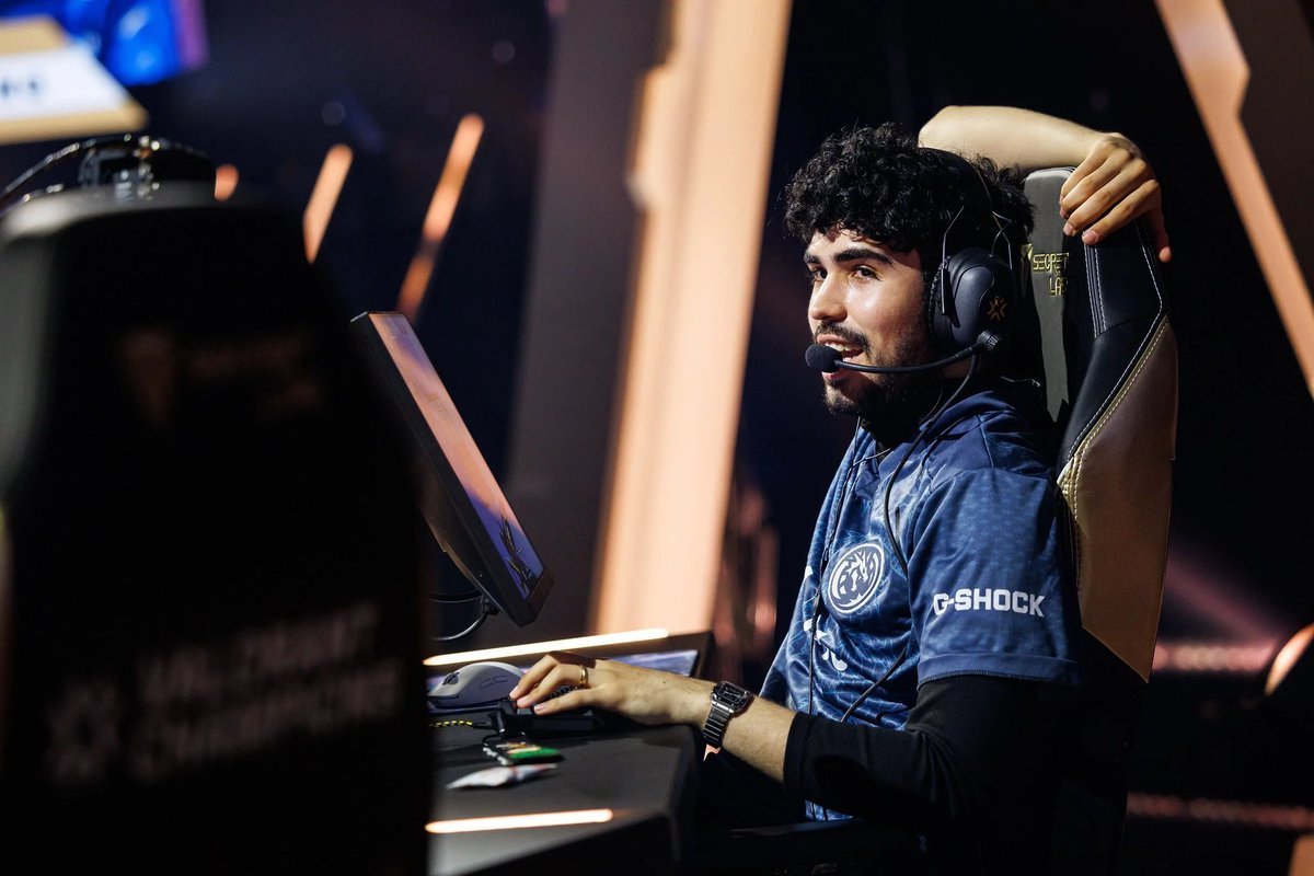 Lucas Rojo tweet media