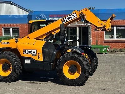 TractorHouseEU's tweet photo. 🔔🔔 FEATURED MACHINE
🛠️ 🛠️ 𝟐𝟎𝟏𝟔 𝐉𝐂𝐁 𝟓𝟐𝟔-𝟓𝟔 𝐀𝐆𝐑𝐈 𝐏𝐋𝐔𝐒
🚨€34.500 

View full listing 👉 https://t.co/ZctHkyhFSD

✅ 3726 hours
✅ Very good condition
✅ Lifting height: 5.6/Lifting capacity: 2.6 https://t.co/8kxWiTup9P