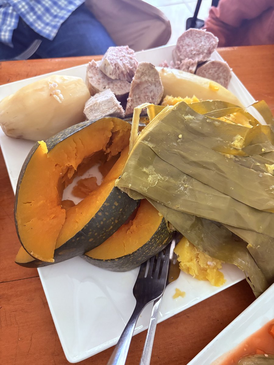 SandraNabasirye's tweet image. One of my proudest moments as a parent is being able to cook traditional meals and watching my kids eat them joyfully. No picky eaters here😂😂.

This constantly reminds me that good food habits start at home🙏❤️