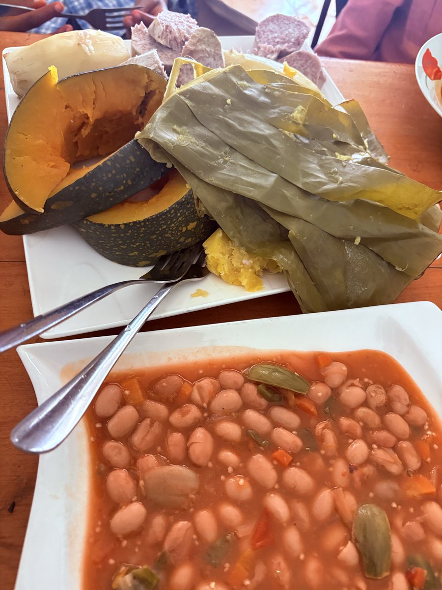 SandraNabasirye's tweet image. One of my proudest moments as a parent is being able to cook traditional meals and watching my kids eat them joyfully. No picky eaters here😂😂.

This constantly reminds me that good food habits start at home🙏❤️