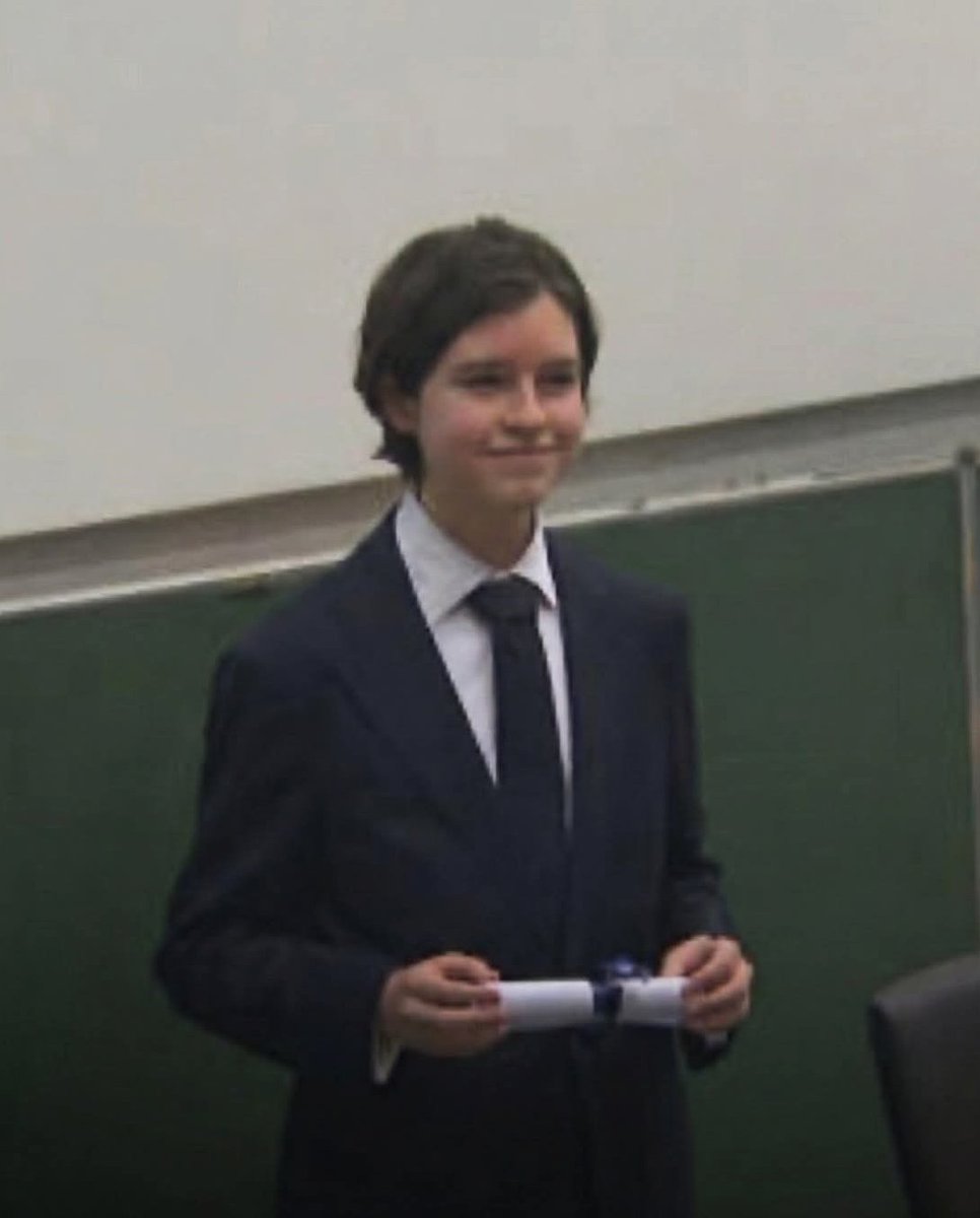 konstructivizm's tweet image. At just 15 years old, Belgian prodigy Laurent Simons—nicknamed "Belgium's Little Einstein"—has shattered expectations by earning his PhD in quantum physics from the University of Antwerp, defending his thesis in late November 2025 and becoming one of the youngest doctorate…