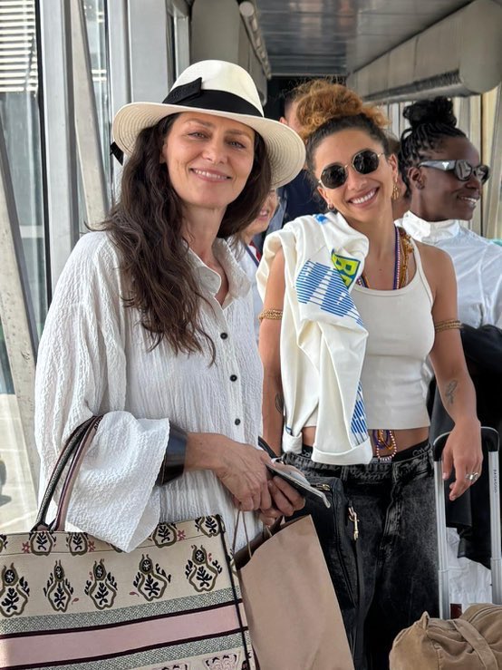 bragsmoura's tweet image. como são lindas 🥺