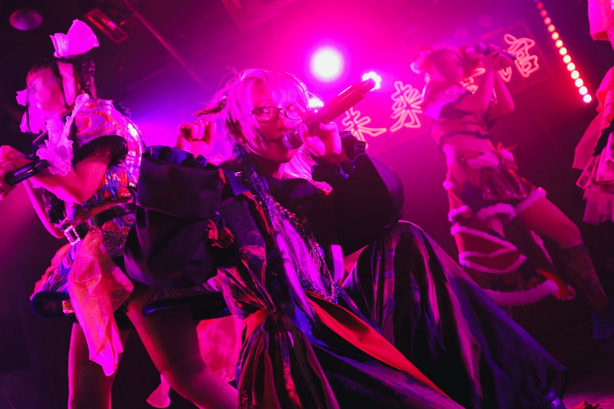 Natsume_YAABUR's tweet photo. 「 ステージにいる私は強いのだよ 」

━━━━━━━━━━━━━━━
新しくフォローしてくれた皆の衆
ずっと着いてきてくれた皆の衆

＼ 目標フォロワー 5000人‼️‼️ ／

5000人突破したらリプ返します✉️

拡散の手を緩めるな👊🔥
━━━━━━━━━━━━━━━

📸photo by (@mo_momomoOJI ) https://t.co/JAqwJyz5JG