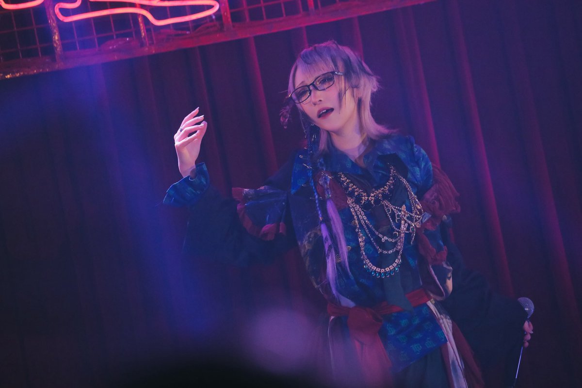 Natsume_YAABUR's tweet photo. 「 ステージにいる私は強いのだよ 」

━━━━━━━━━━━━━━━
新しくフォローしてくれた皆の衆
ずっと着いてきてくれた皆の衆

＼ 目標フォロワー 5000人‼️‼️ ／

5000人突破したらリプ返します✉️

拡散の手を緩めるな👊🔥
━━━━━━━━━━━━━━━

📸photo by (@mo_momomoOJI ) https://t.co/JAqwJyz5JG