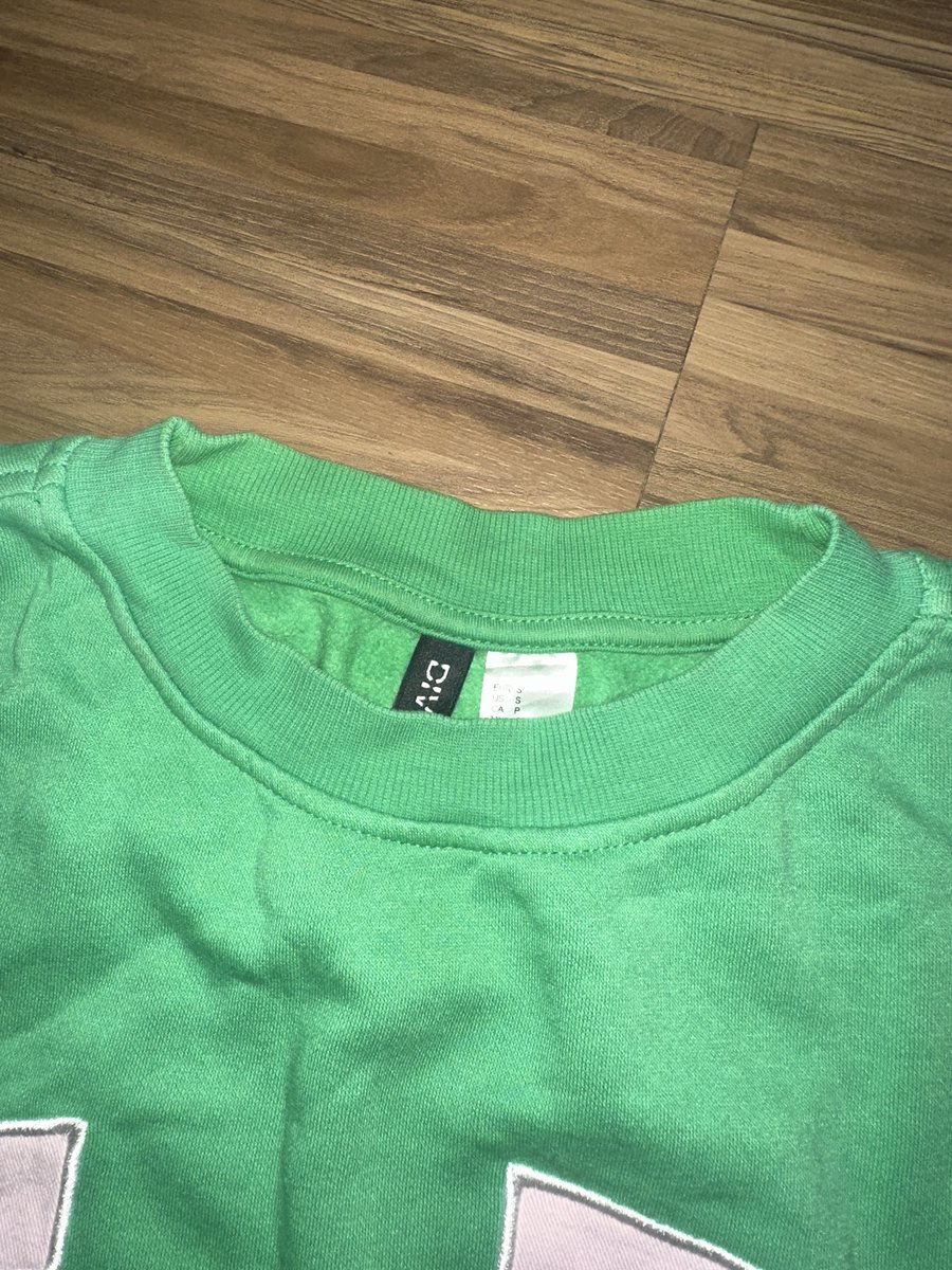 seonjaerrr's tweet photo. เสื้อแขนยาว h&amp;m ผ้านุ่มมากก 100.- ค่า https://t.co/SRhdYStIvY