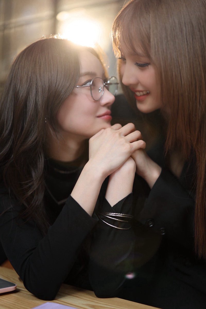 ไวน์ชอบลัลล์🐯🦊

#.มื้อนี้หนึ่งปึ้ง #.แชร์ความน่ารัก 
#.สายตาหลอกกันไม่ได้
#.จีบได้ไหม #.ชอบลัลล์ได้รึป่าว 
#.ยังไม่มีใคร(มีแต่ไวน์)ได้ป่าว 
#.งานประชุมผู้ปกครองคุณแม่น้องลัลล์คุณแม่ไวน์ 

#EnemiesWithBenefits 
#GMMTV
<a href="/Janhae/">JH</a> <a href="/Jingjingyu364/">Jingjingyu36 ₊⋆ 🎀 🧸 ꔛ 𓂂</a>