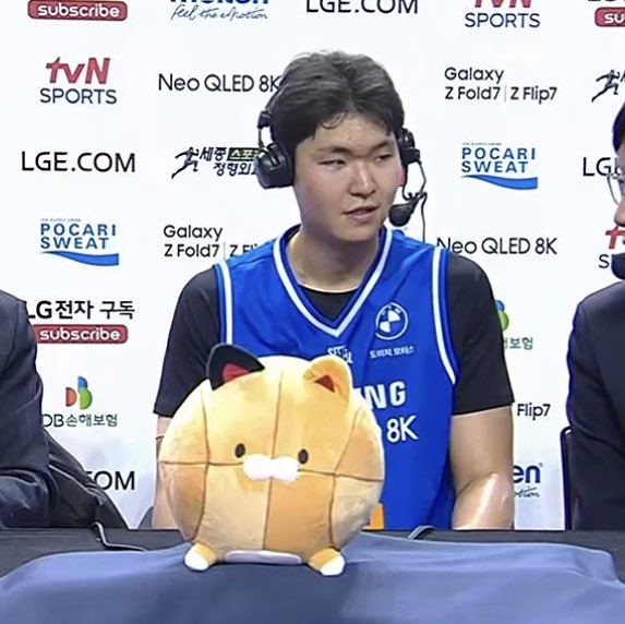 우리는 동구란 공냥이와 동구란 규태밖에 못보는거에요