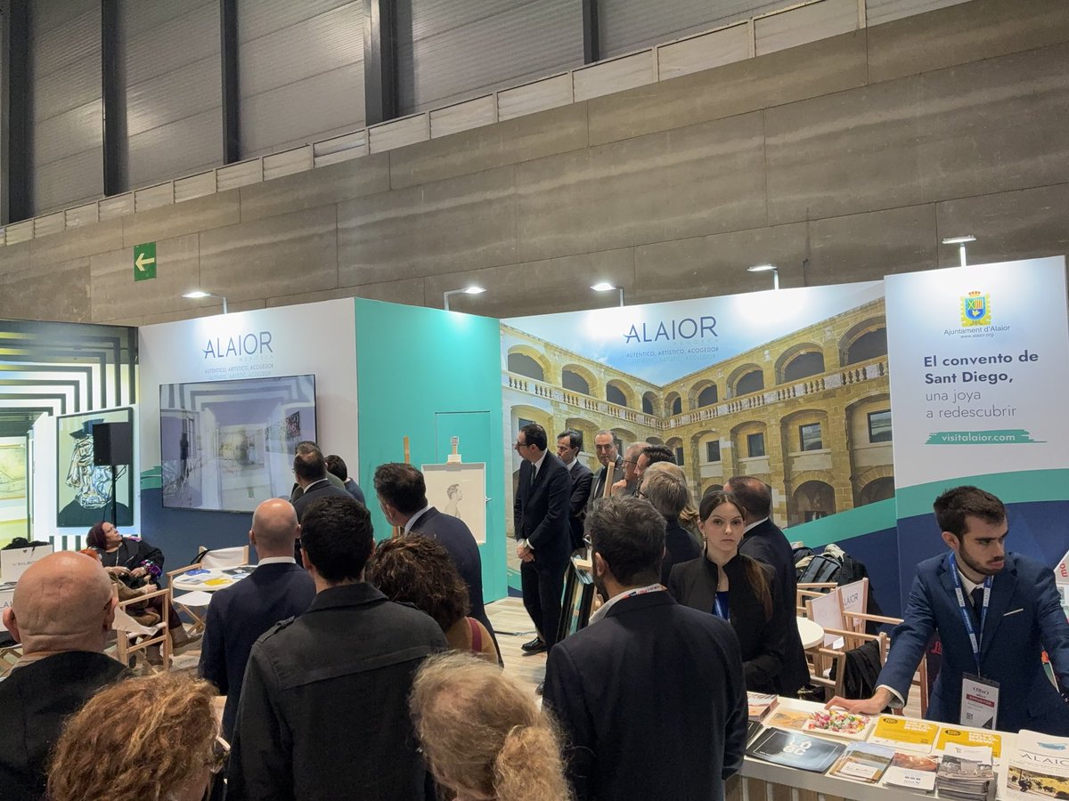 Jordilopezrava1's tweet photo. En la feria de turismo de #Fitur en Madrid asistiendo al acto del día de Alaior .
Un placer poder disfrutar de este momento tan especial y entrañable muy importante para #Alaior y el resto de poblaciones de #Menorca https://t.co/vPCO4QzhTH