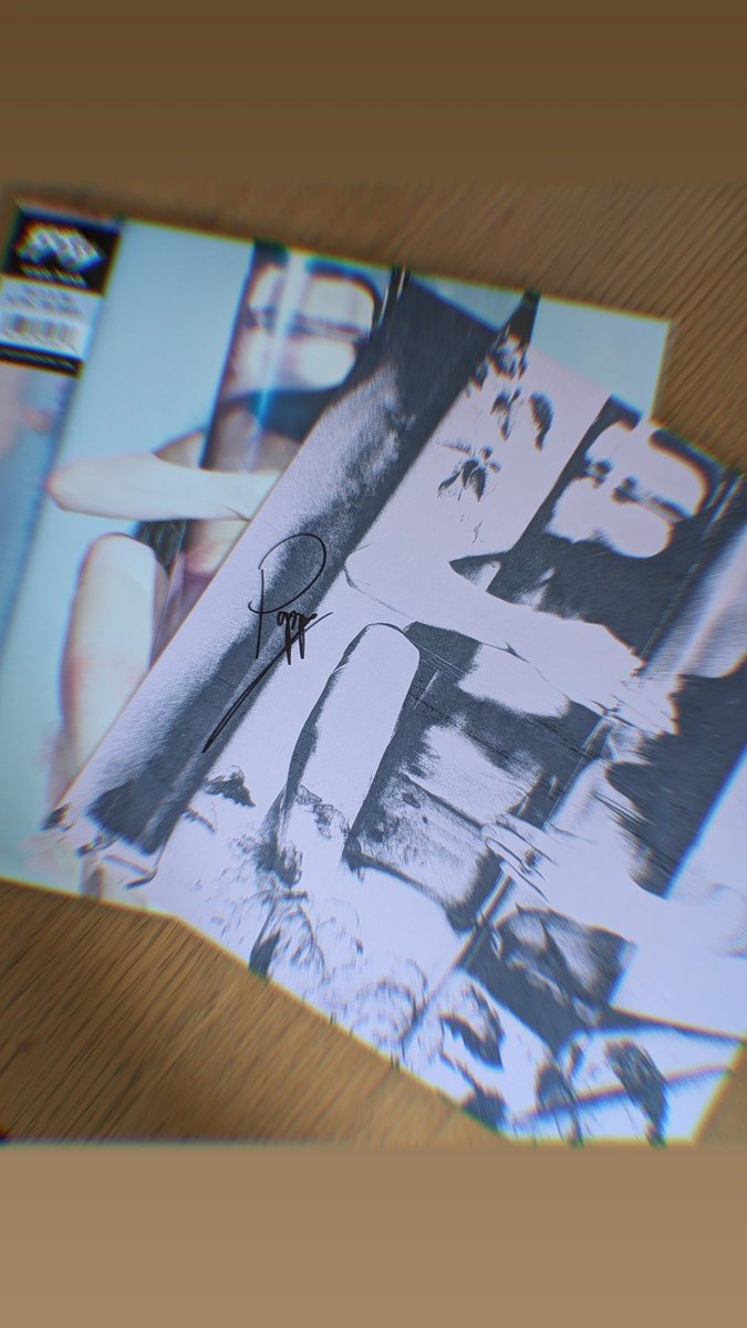 TatumsDollhouse's tweet photo. My signed Poppy print and vinyl came 🖤 #impoppy #poppy #poppyseed https://t.co/yp1wawN5ec