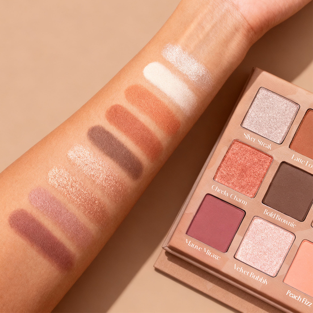 StarStruckbySL's tweet image. What’s your mood today? Swipe to check out.
shorturl.at/jxnsO
.
#eyeshadow #sunnyleone #eyepalette #makeupbysunnyleone