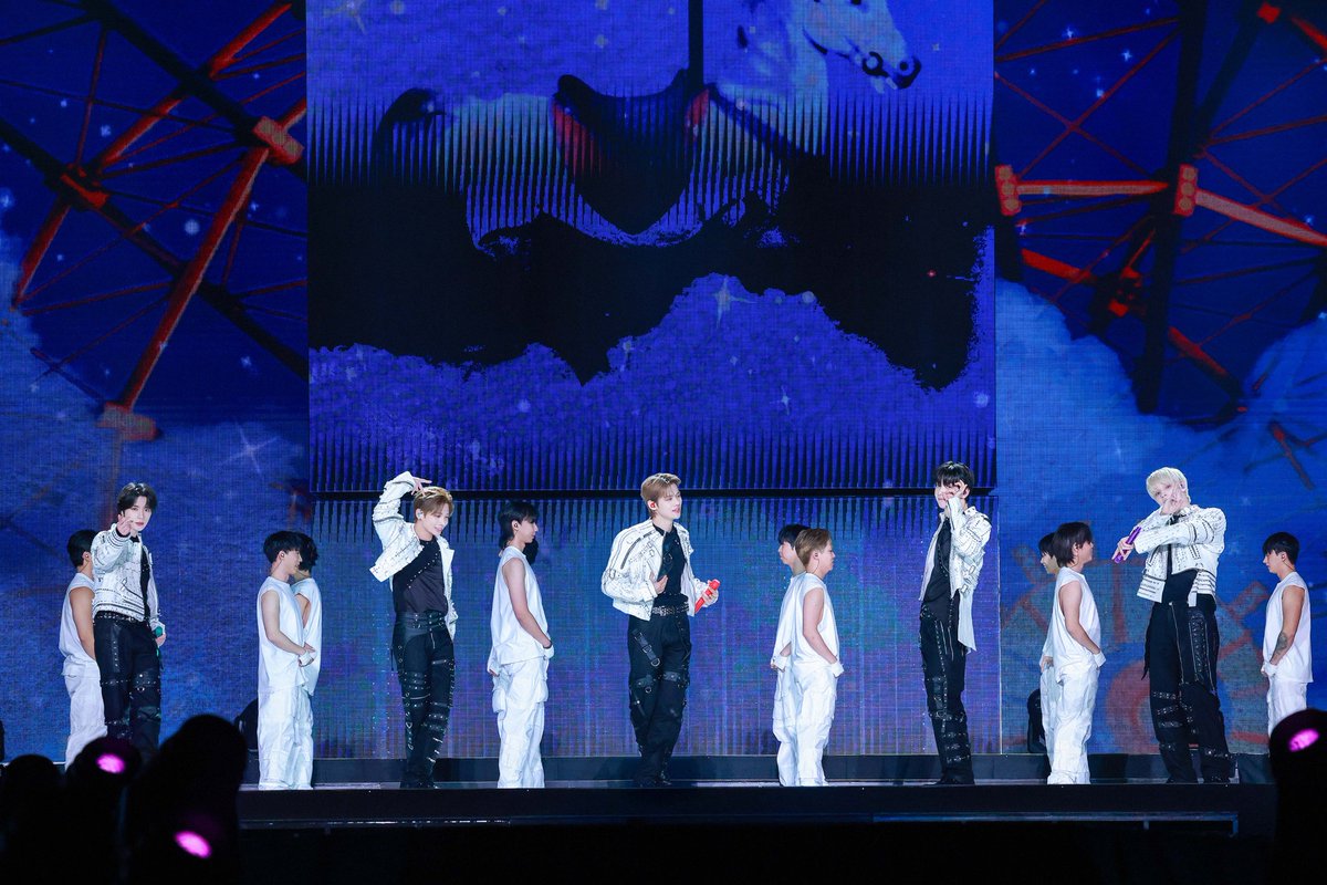 oricon's tweet photo. 『TOMORROW X TOGETHER WORLD TOUR IN JAPAN』
＠東京ドーム

東京ドーム公演2日間開催「夢のようでとても幸せ」
BEOMGYUは“リベンジ”成功✨
「好きすぎて、滅～！」

🔻ライブレポート＆写真📸
https://t.co/a6hvGj75D1

#TOMORROW_X_TOGETHER #TX https://t.co/4aZrAyLpaB