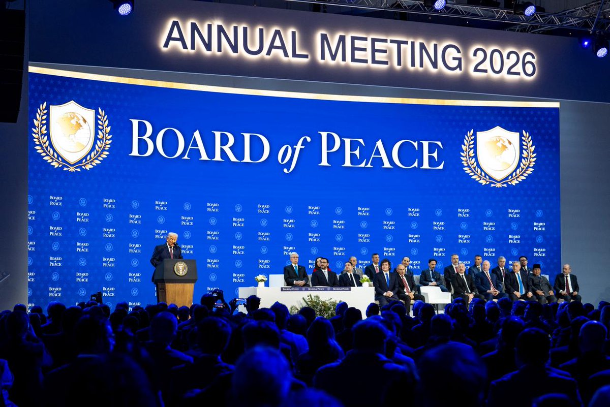 SantiPenap's tweet image. Estar en Davos, como miembro fundador de la Junta por la Paz, es un honor profundo para el Paraguay. Más aún cuando esta iniciativa nace de la convicción del presidente @realDonaldTrump, que abrió un espacio para volver a poner la paz en el centro de la agenda mundial.

Desde ese…