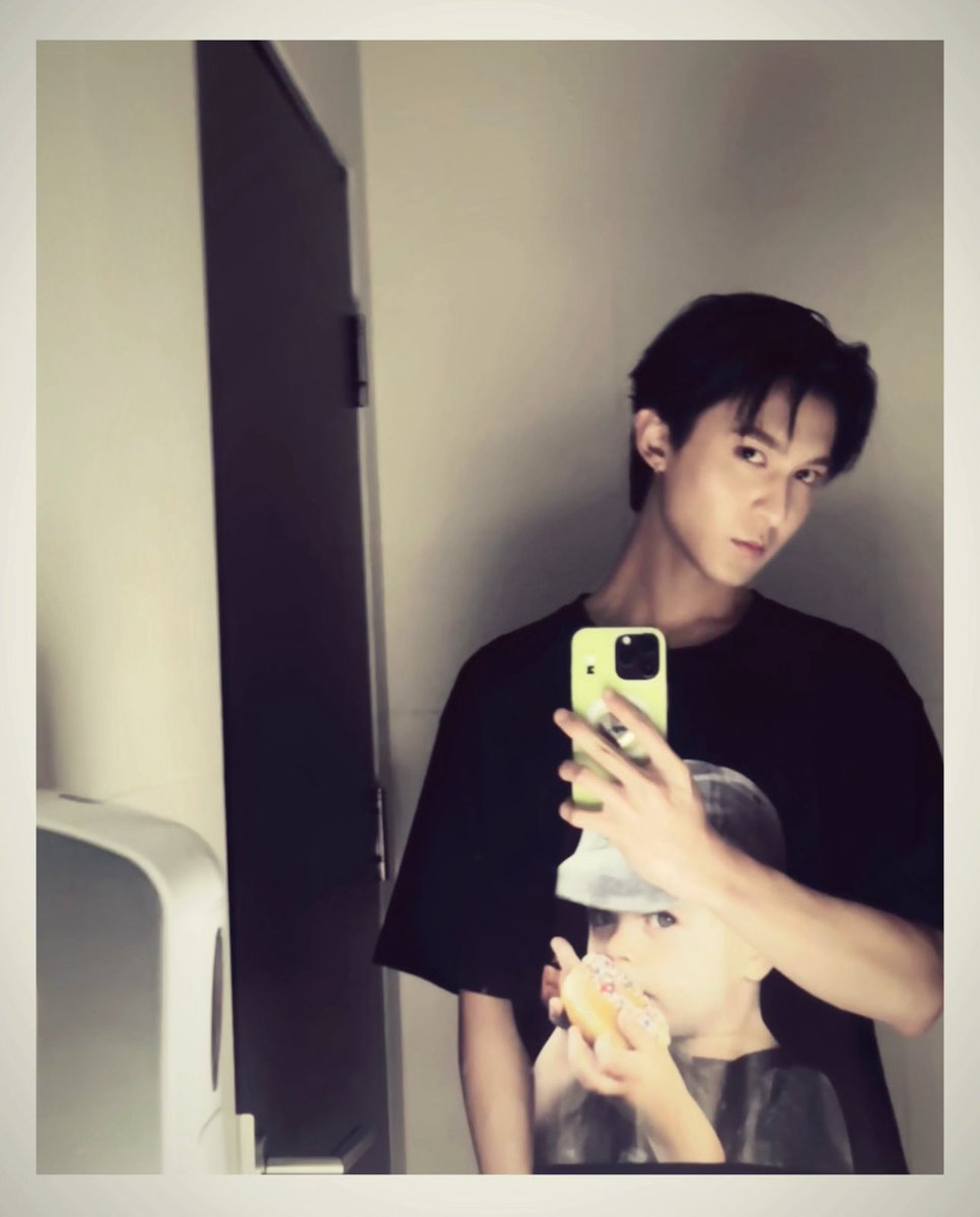 rryjinnn's tweet image. ให้เลือกกระหว่าง ฟิตเนส กิน นอน อันไหนดีคับบ

#rryjinnn