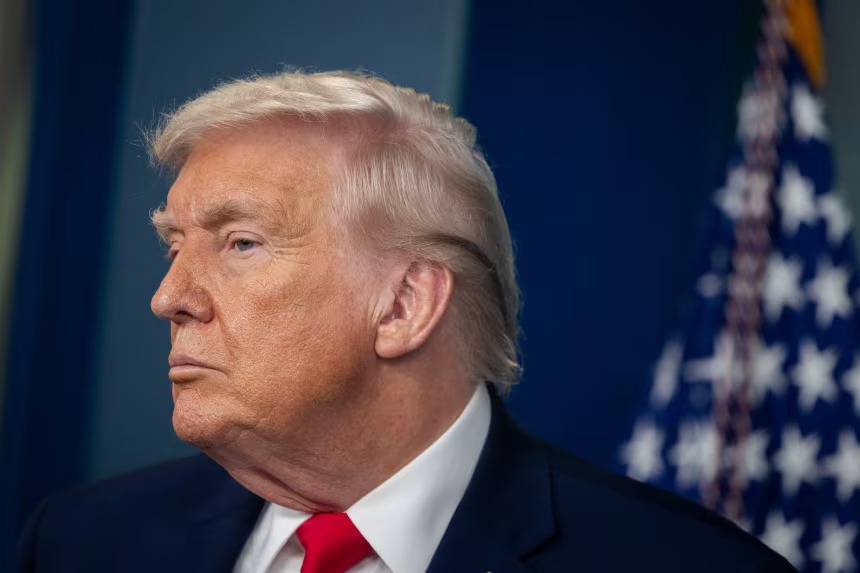 MarioNawfal's tweet image. 🇬🇧🇺🇸 UK REFUSES TO JOIN BOARD OF PEACE WITH RUSSIA AT THE TABLE

The UK won't sign Trump's Board of Peace charter due to concerns about Putin's involvement. 

Foreign Secretary Yvette Cooper said Britain supports the Gaza peace plan but can't join a treaty "talking about peace"…