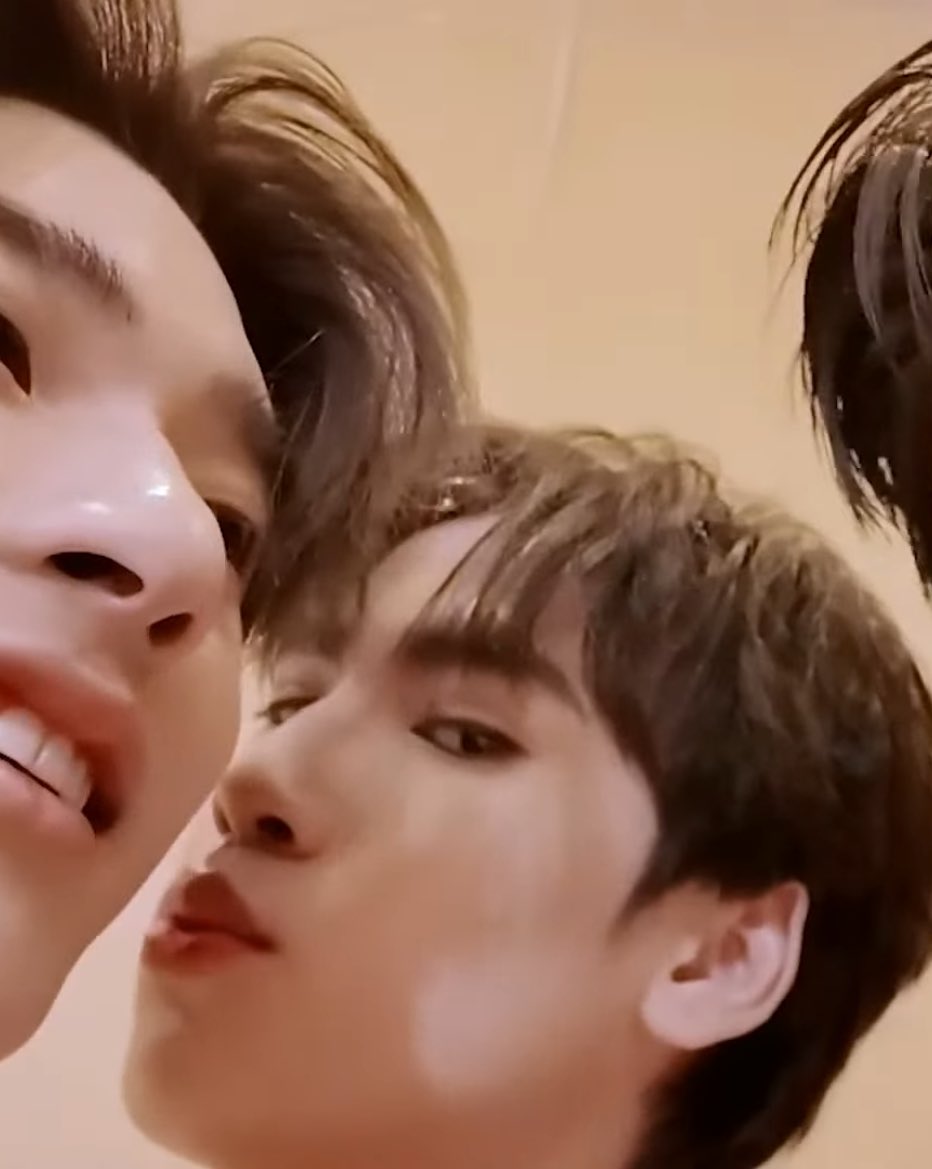 spiderblux3's tweet image. แพทจิรักพี่ตี๋มาก555555555555555555555555555555555เอ็นดูว่ะเดี๋ยวงับเดี๋ยวจุ้บพี่

#twnpich #chira_patt