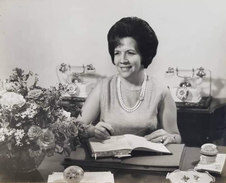 Hoy hace 53 años, Venezuela no solamente recuerda, per se, la partida física de Doña Menca de Leoni #22Ene1973, es que el legado dejado para enaltecer el valor de la familia, cómo Primera Dama de primera, quedó tatuado para siempre en los hogares venezolanos