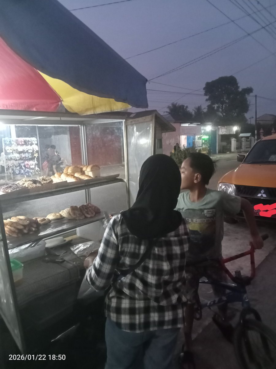 aida_pras's tweet image. Bismillah..Kamis malam Jumat.. yuk ada roti tawar, kelapa, coklat, mocca keju dll 🙏🙏 
Bisa untuk berbagi di Jumat Berkah 🙏🙏 
Izin tag Orang2 Baik
Kak @QueenSilence_ 
Kak @ReenTis_ 
Kak @bungalotus25 
Bang @nulbesars 
Bang @melvineric23 
Bang @ferrset 
Bang @sohibelbayt 
Dll..